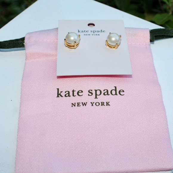 ♠️ Kate Spade pearl gumdrop studs